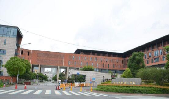 蘇州出安智能電動(dòng)伸縮門入選蘇州市實(shí)驗(yàn)小學(xué)