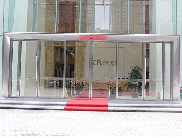 廣州建滔廣場自動門工程案例 - 中出網(wǎng)-智能出入口與停車充電門戶