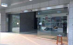 廣州醫(yī)科大學自動門工程案例
