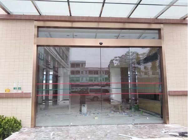 南沙康源藥業(yè)自動門工程案例 - 中出網(wǎng)-智能出入口與停車充電門戶