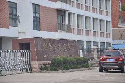 煙臺(tái)出安智能升降柱成煙臺(tái)市實(shí)驗(yàn)中學(xué)的安防好幫手 