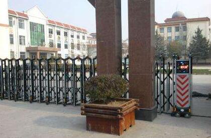 唐山電動伸縮門