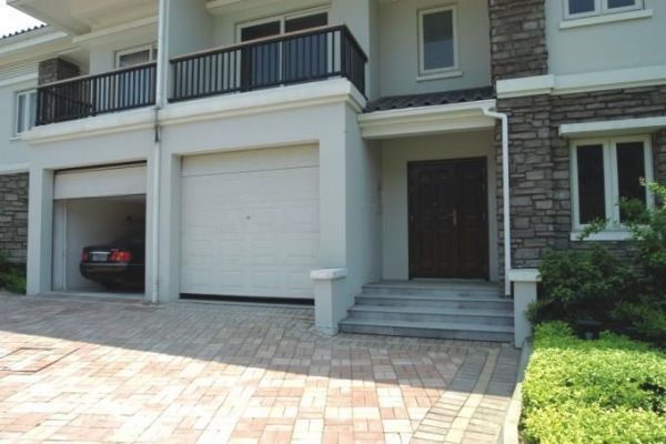 熱烈祝賀唐山出安智能車庫(kù)門進(jìn)駐唐城壹零壹