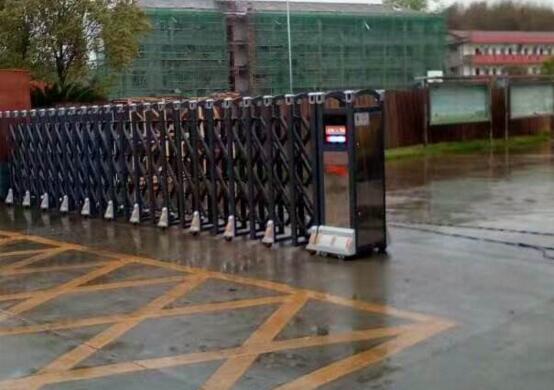 溫州出安智能為溫州九山學(xué)校提供伸縮門(mén)