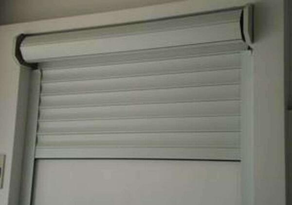 溫州出安智能卷簾門(mén)成功落地溫州快鹿集團(tuán)公司