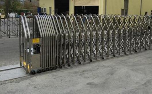 紹興出安智能在紹興市魯迅小學(xué)大門口安裝伸縮門