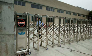 揚(yáng)州奧諾環(huán)衛(wèi)設(shè)備有限公司電動(dòng)伸縮門案例