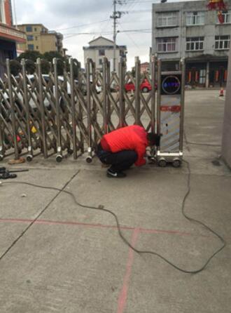 臺州出安智能電動伸縮門讓三門縣林迪生學(xué)校顯得更有個性