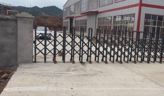 嘉興市吳越信息技術(shù)有限公司安裝嘉興出安智能電動伸縮門正式投入使用