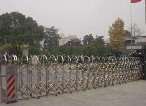 金華出安智能為浙江派尼爾科技股份有限公司提供電動伸縮門工程