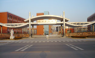 北京龍旺莊學校伸縮門工程案例