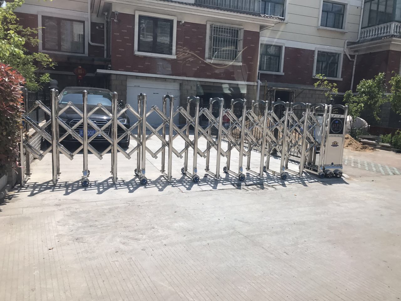 熱烈祝賀淮安出安智能電動(dòng)伸縮門(mén)進(jìn)駐淮安香榭麗小別墅