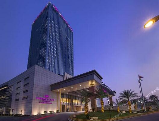 菏澤出安智能別道閘成菏澤五洲國際假日大酒店大門口一顆璀璨明珠 