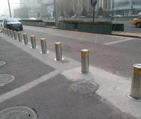 升降柱 - 中出網(wǎng)-智能出入口與停車充電門戶