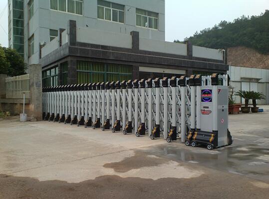 湖州出安智能電動伸縮門進(jìn)駐長能電池集團(tuán)大門口