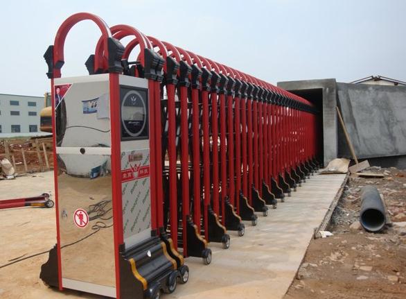 湖州出安智能電動伸縮門進(jìn)駐浙江錦尚合成革公司大門口