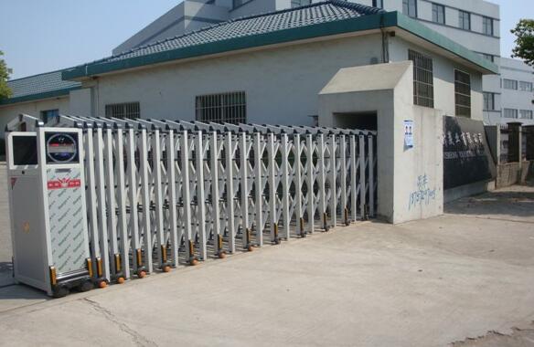 湖州富升碳業(yè)有限公司與湖州出安智能電動伸縮門達(dá)成合作協(xié)議