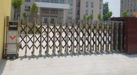 湖州出安智能伸縮門閃亮在浙江湖州森富機電有限責任公司大門口