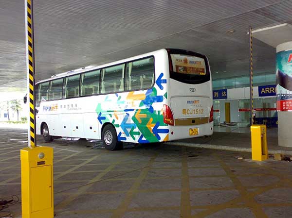 珠海機場大巴通道直桿道閘案例 - 中出網-智能出入口與停車充電門戶