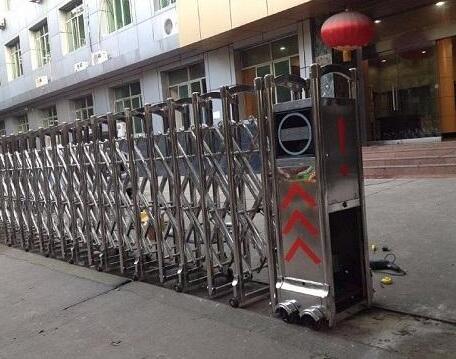 邢臺光華學院選擇邢臺出安智能為伸縮門供貨商