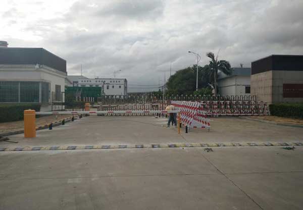 邢臺機(jī)械軋輥有限公司直桿道閘案例 - 中出網(wǎng)-智能出入口與停車充電門戶