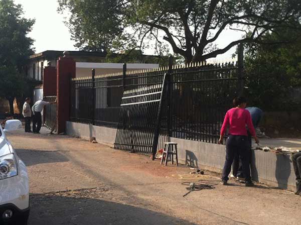 熱烈祝賀龍巖出安智能?chē)鷫ψo(hù)欄進(jìn)駐龍巖廟前錳礦公司