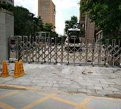 龍巖出安伸縮門(mén)進(jìn)駐龍巖萬(wàn)寶物業(yè)