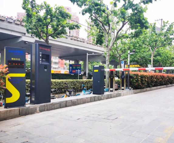 科拓?zé)o人收費(fèi)停車場