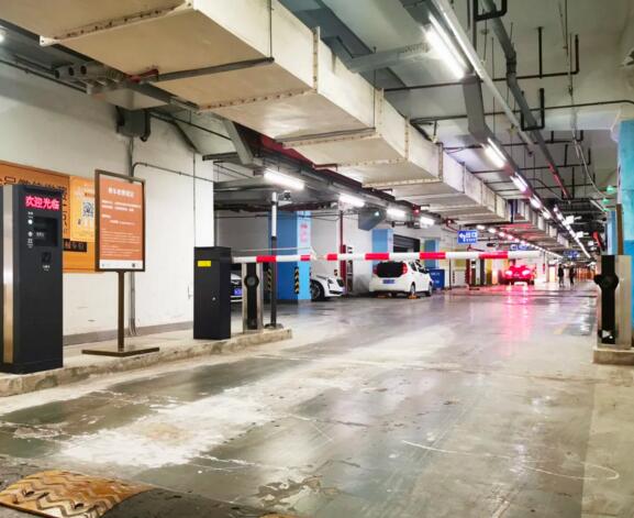 科拓?zé)o人收費(fèi)停車場