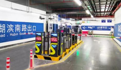 廈門萬象城智慧形象再升級！科拓?zé)o人方案打造鷺島停車至奢體驗