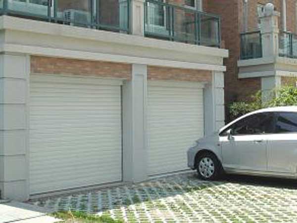 湘潭恒大書(shū)香門(mén)第車(chē)庫(kù)門(mén)案例 - 中出網(wǎng)-智能出入口與停車(chē)充電門(mén)戶(hù)