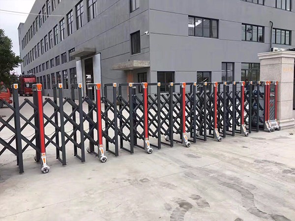 綿陽人力資源有限公司電動(dòng)伸縮門案例