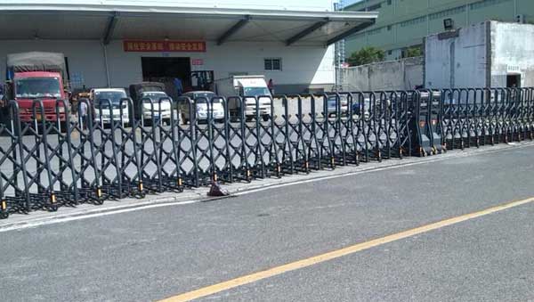 曲靖雙友鋼鐵有限公司電動伸縮門案例 - 中出網(wǎng)-智能出入口與停車充電門戶