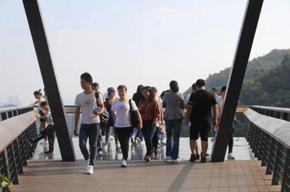 四支隊伍步行2公里到達(dá)羊臺山森林公園