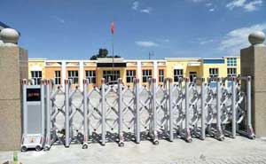 開封市高級(jí)技工學(xué)校電動(dòng)伸縮門案例