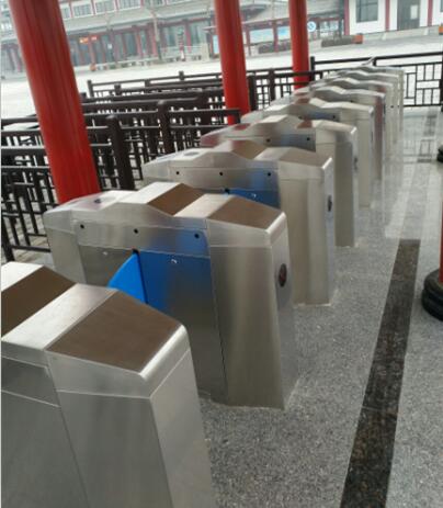 渭南鹵陽(yáng)湖通道閘案例 - 中出網(wǎng)-智能出入口與停車充電門戶