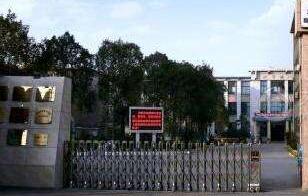 張家口出安智能伸縮門進駐張家口東方中學大門口