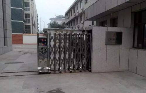 張家口出安智能電動伸縮門成功牽手張家口潔源環(huán)保塑膠有限公司