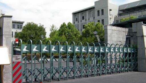 承德廣播電視大學(xué)選用承德出安智能電動(dòng)伸縮門是明智之舉