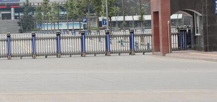 承德伊遜山泉飲品有限公司選擇承德出安智能電動(dòng)伸縮門是明智之舉