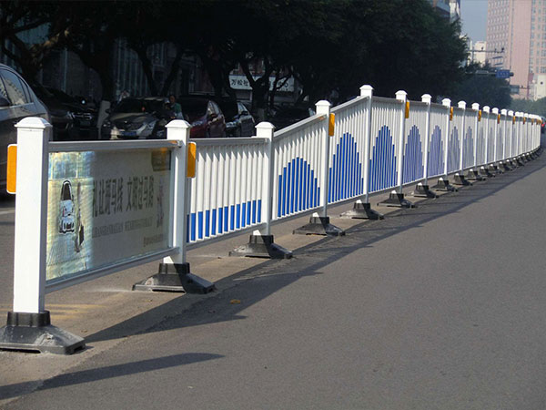 道路隔離護欄3