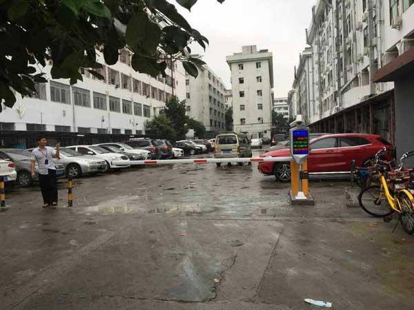 喜迎六盤(pán)水出安智能停車(chē)場(chǎng)系統(tǒng)進(jìn)駐六盤(pán)水黃河醫(yī)院