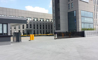 上海申克機(jī)械伸縮門(mén)工程案例