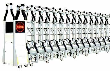 ?？诔霭仓悄苌炜s門成海口市第二十七小學(xué)的“守護(hù)神”