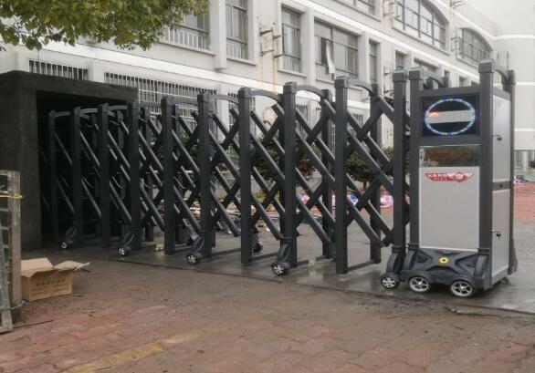 衢州出安智能伸縮門是博雅幼兒園的時(shí)尚之選