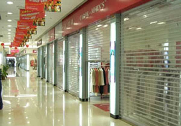 西寧海湖萬(wàn)達(dá)廣場(chǎng)拉閘門(mén)案例 - 中出網(wǎng)-智能出入口與停車(chē)充電門(mén)戶(hù)