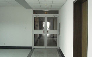 廣州高新開發(fā)區(qū)辦公樓通道肯德基門工程案例