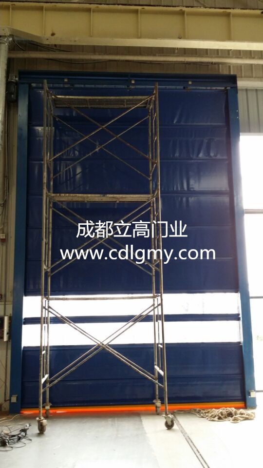 維達(dá)（成都）紙業(yè)快速堆積門工程案例 - 中出網(wǎng)-智能出入口與停車充電門戶