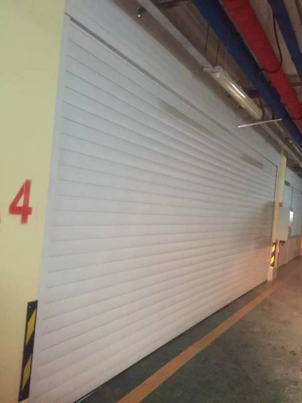 佛山禪城車庫門案例 - 中出網(wǎng)-智能出入口與停車充電門戶