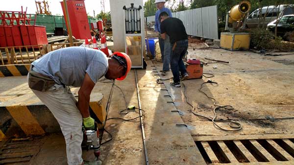 慶賀鶴壁出安智能伸縮門進駐鶴壁南海國際